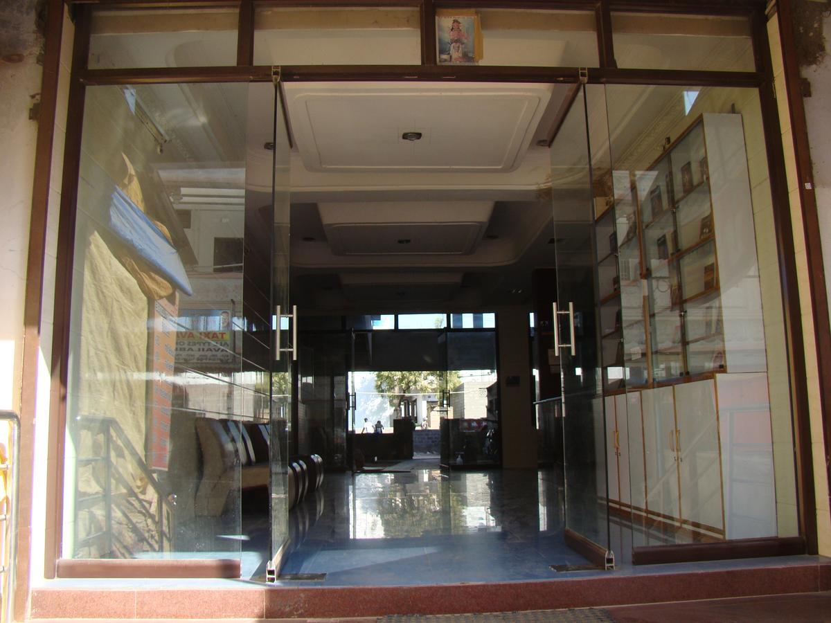 Sreeniketanam Lodge Madhavaram Exterior photo