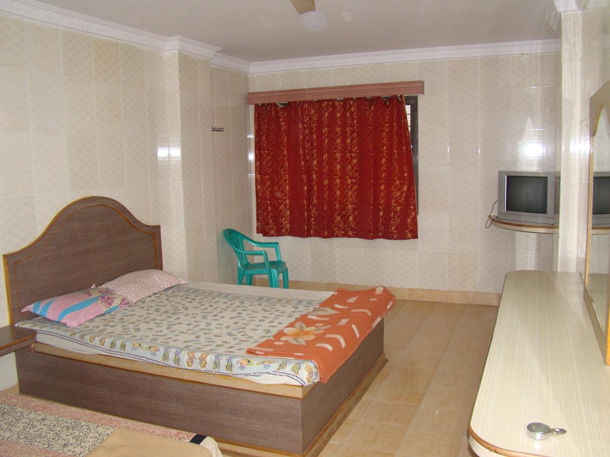 Sreeniketanam Lodge Madhavaram Exterior photo